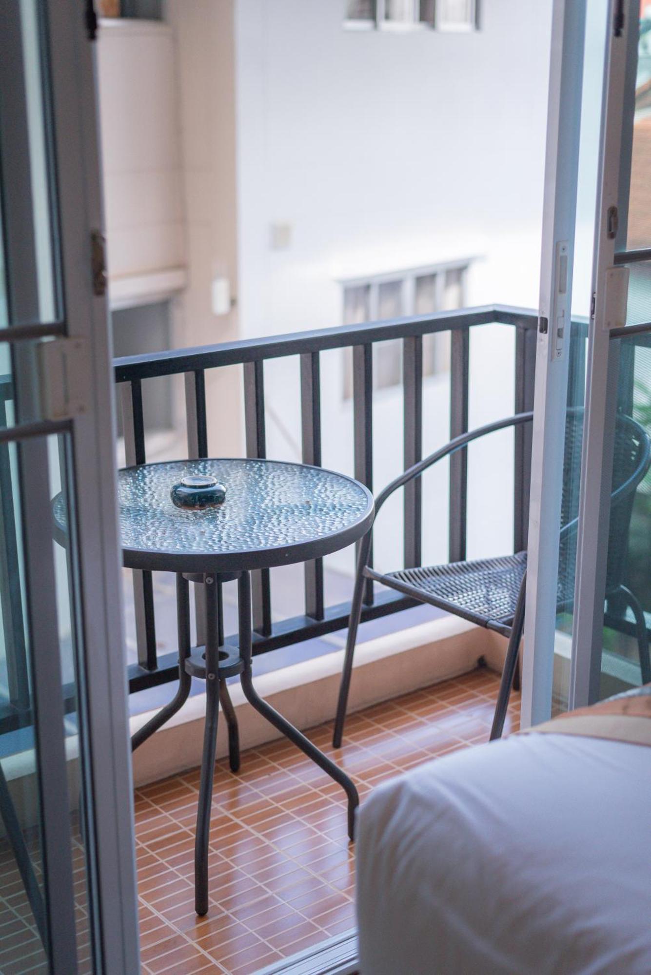 Manee Cool Mueang Hotel Chiang Mai Bagian luar foto