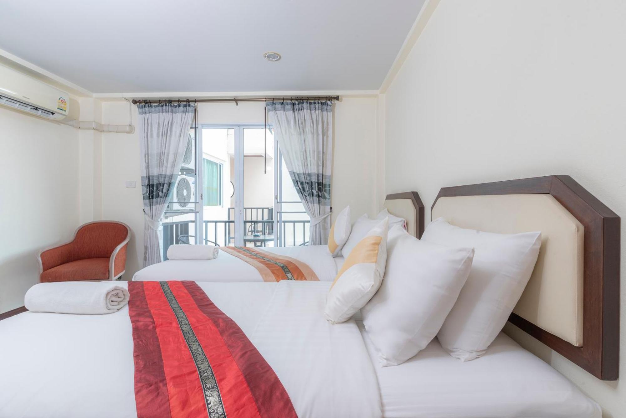 Manee Cool Mueang Hotel Chiang Mai Bagian luar foto