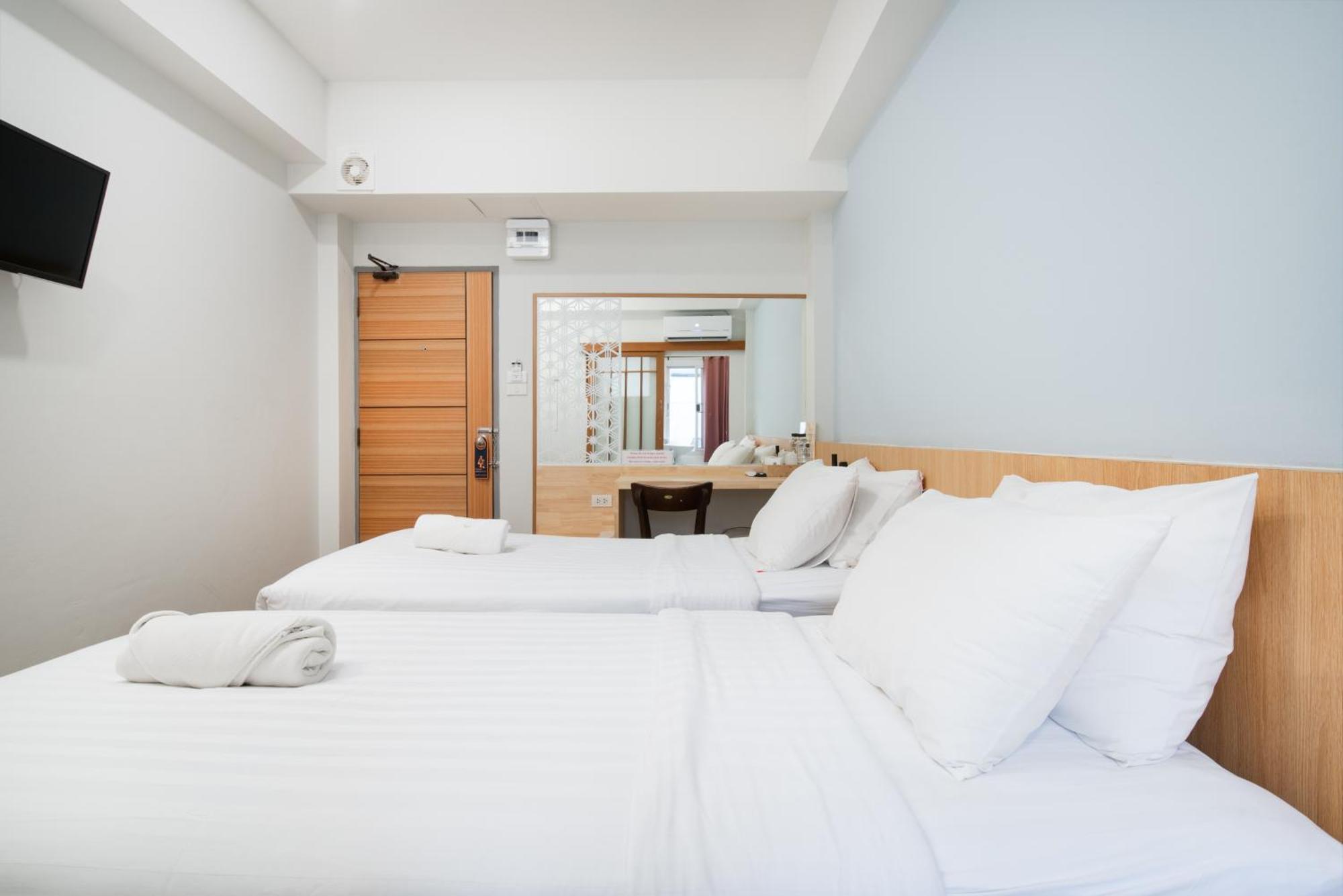 Manee Cool Mueang Hotel Chiang Mai Bagian luar foto