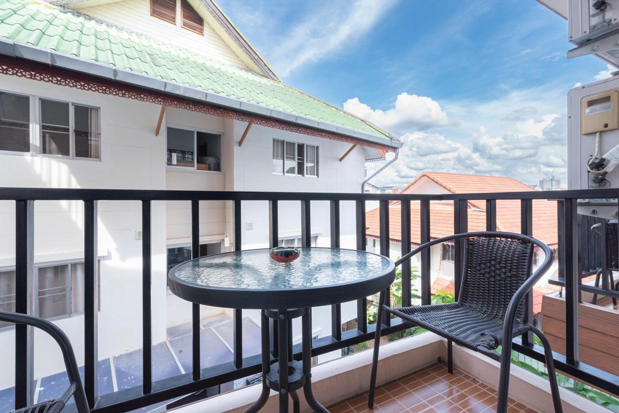 Manee Cool Mueang Hotel Chiang Mai Bagian luar foto