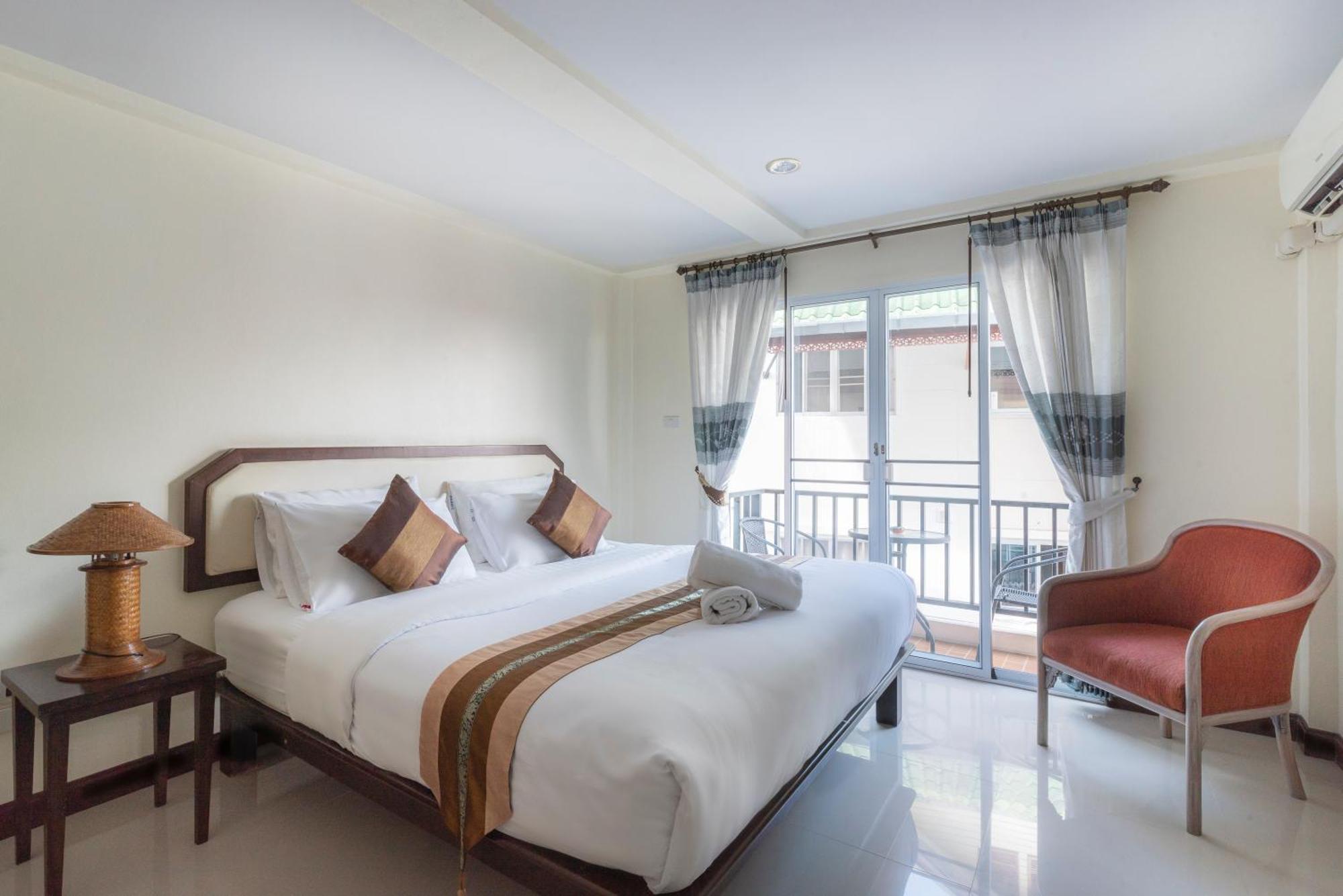 Manee Cool Mueang Hotel Chiang Mai Bagian luar foto