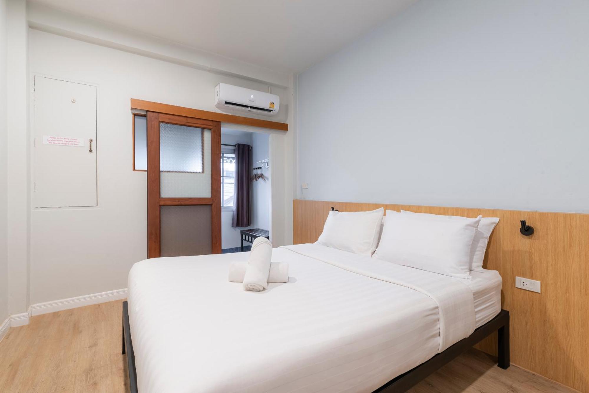 Manee Cool Mueang Hotel Chiang Mai Bagian luar foto