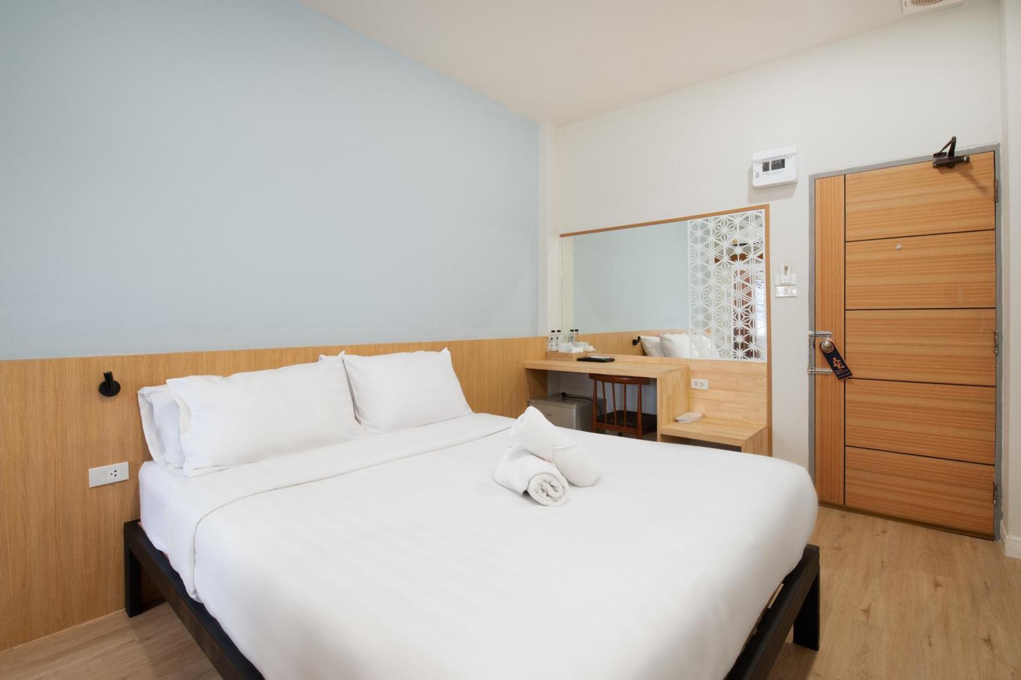 Manee Cool Mueang Hotel Chiang Mai Bagian luar foto