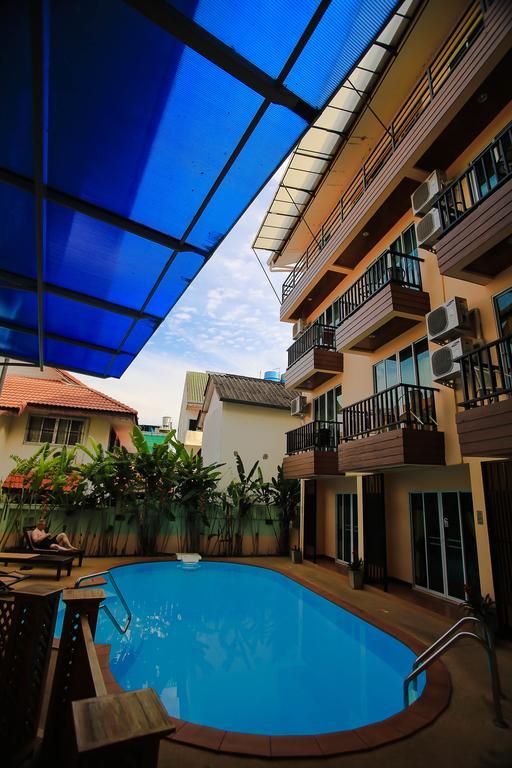 Manee Cool Mueang Hotel Chiang Mai Bagian luar foto