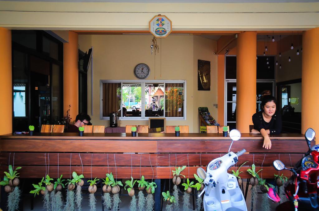 Manee Cool Mueang Hotel Chiang Mai Bagian luar foto