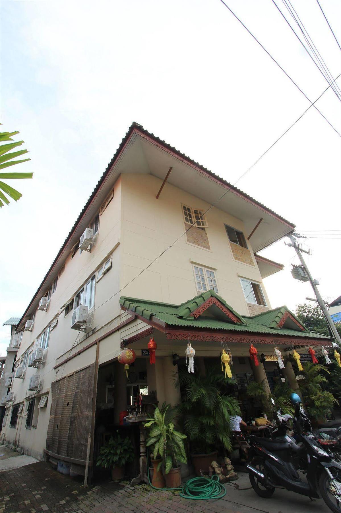 Manee Cool Mueang Hotel Chiang Mai Bagian luar foto