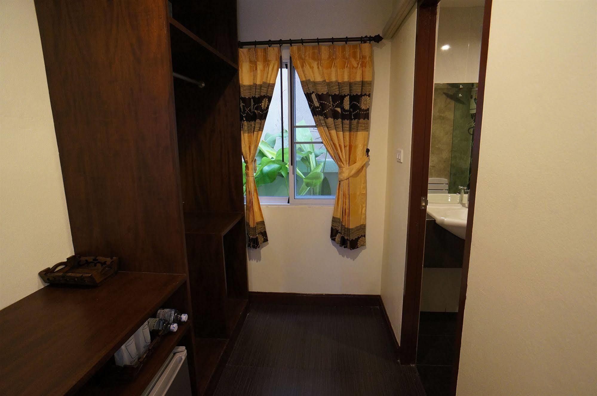 Manee Cool Mueang Hotel Chiang Mai Bagian luar foto